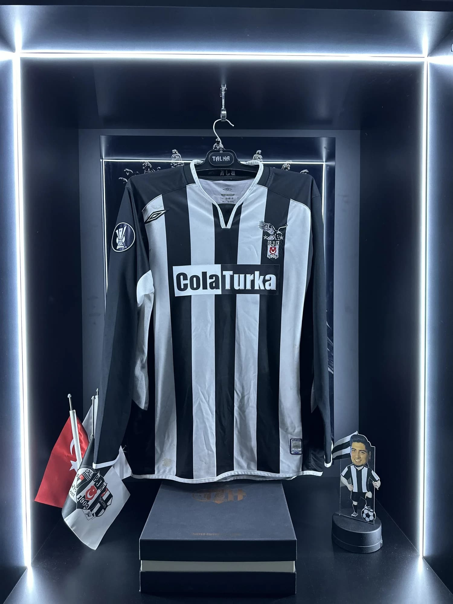 Beşiktaş 2006-2007 UEFA forması ön görünüm