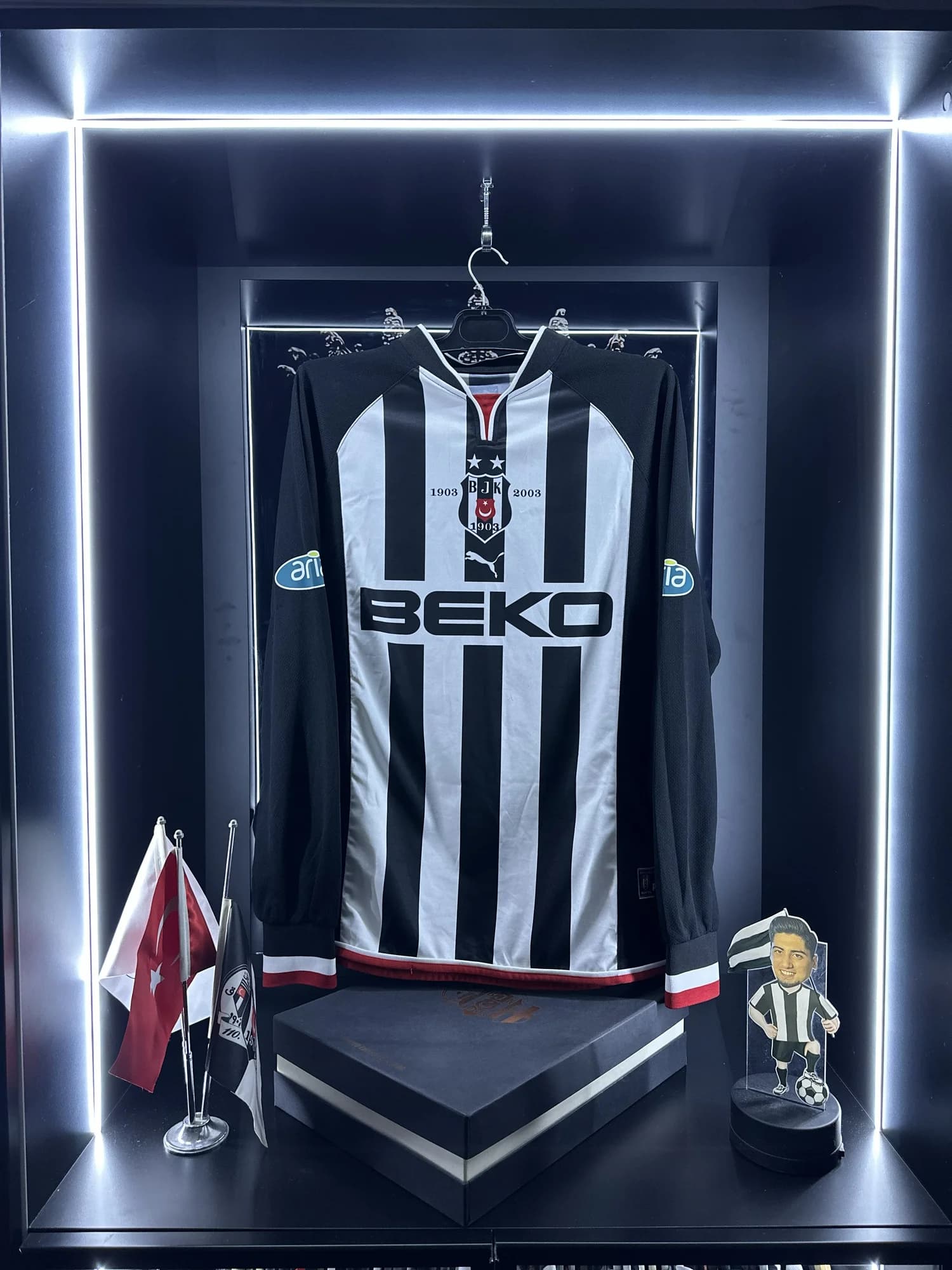Beşiktaş 2002-2003 Deplasman forması ön görünüm