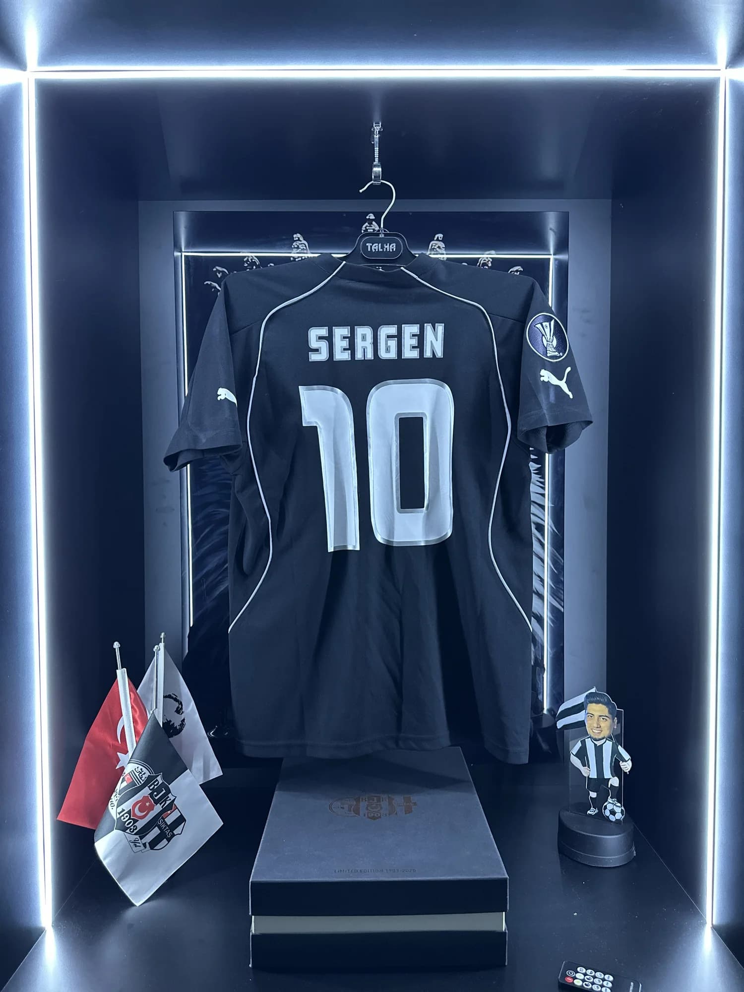 Beşiktaş 2004-2005 UEFA forması arka görünüm, 10 numara