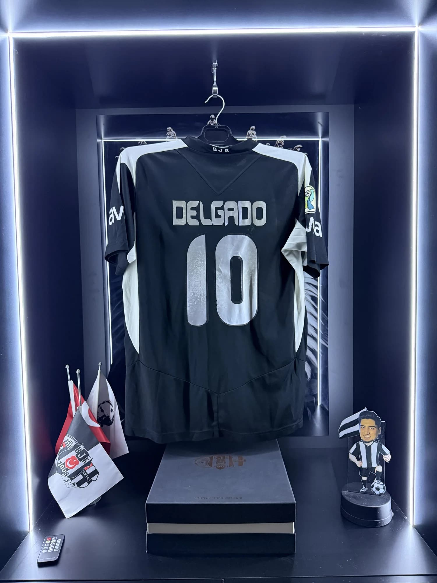 Beşiktaş 2006-2007 Kupa forması arka görünüm, 10 numara